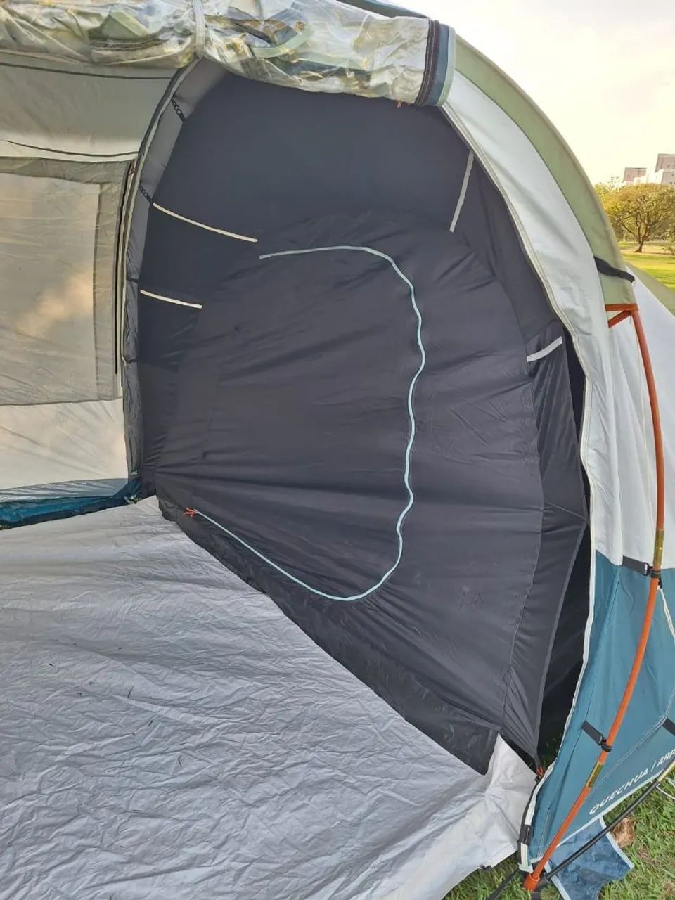 Vendo Barraca quechua 4.2 FRESH E BLACK - Foto 2