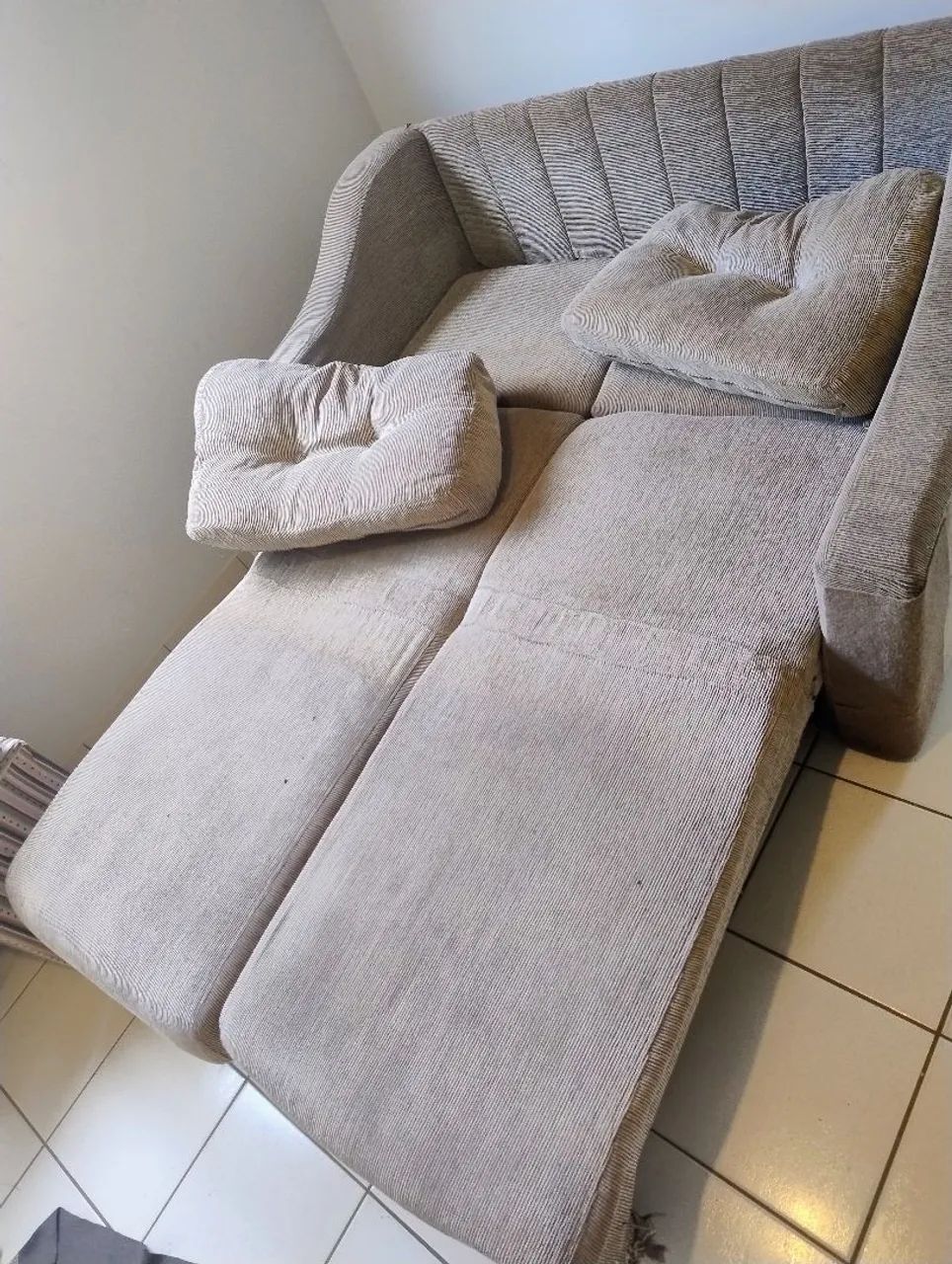 Vendo sofá cama - ÓTIMA ESTRUTURA, MADEIRA DE VERDADE, SOFÁ PESADO  - Foto 2