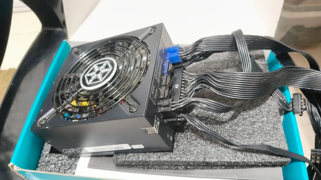 Fonte mini ATX Silverstone sx700 - Foto 2