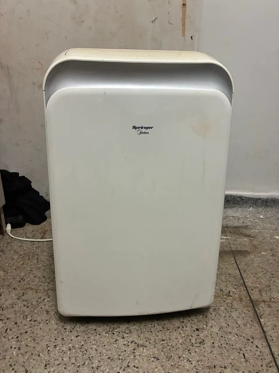 Ar condicionado portátil midea com controle