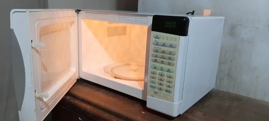 Microondas eletrolux 31 litros - Foto 4