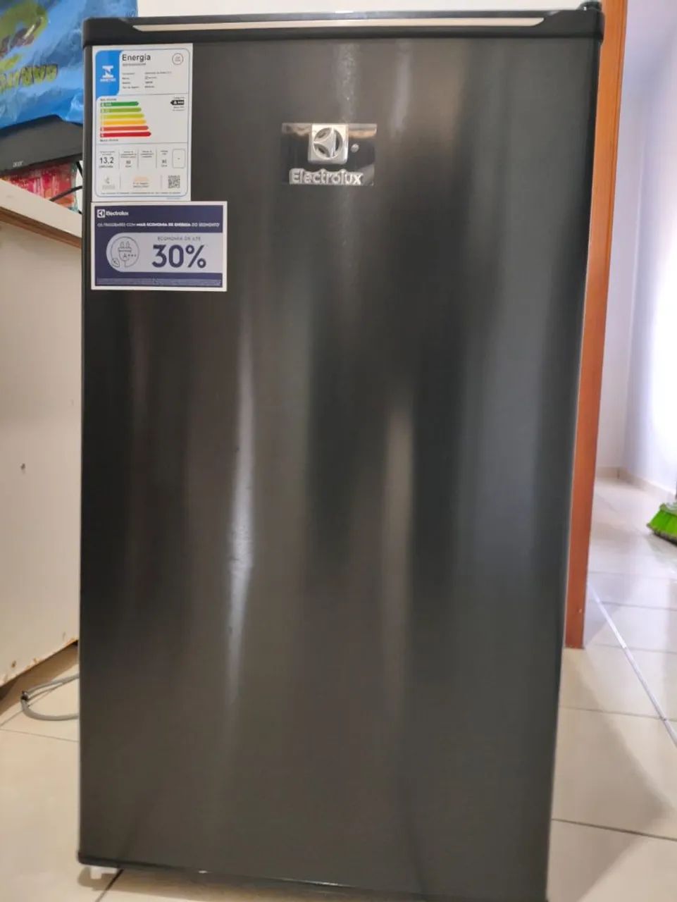 Frigobar Electrolux 90L Efficient EM90B 220V - Excelente Estado