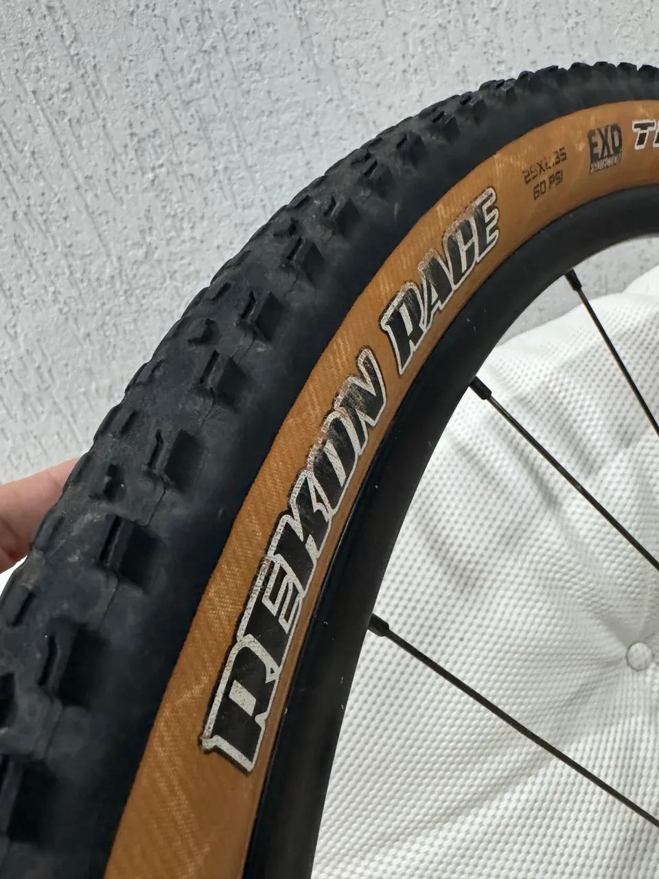 Rodas Specialized + Pneus Maxxis 