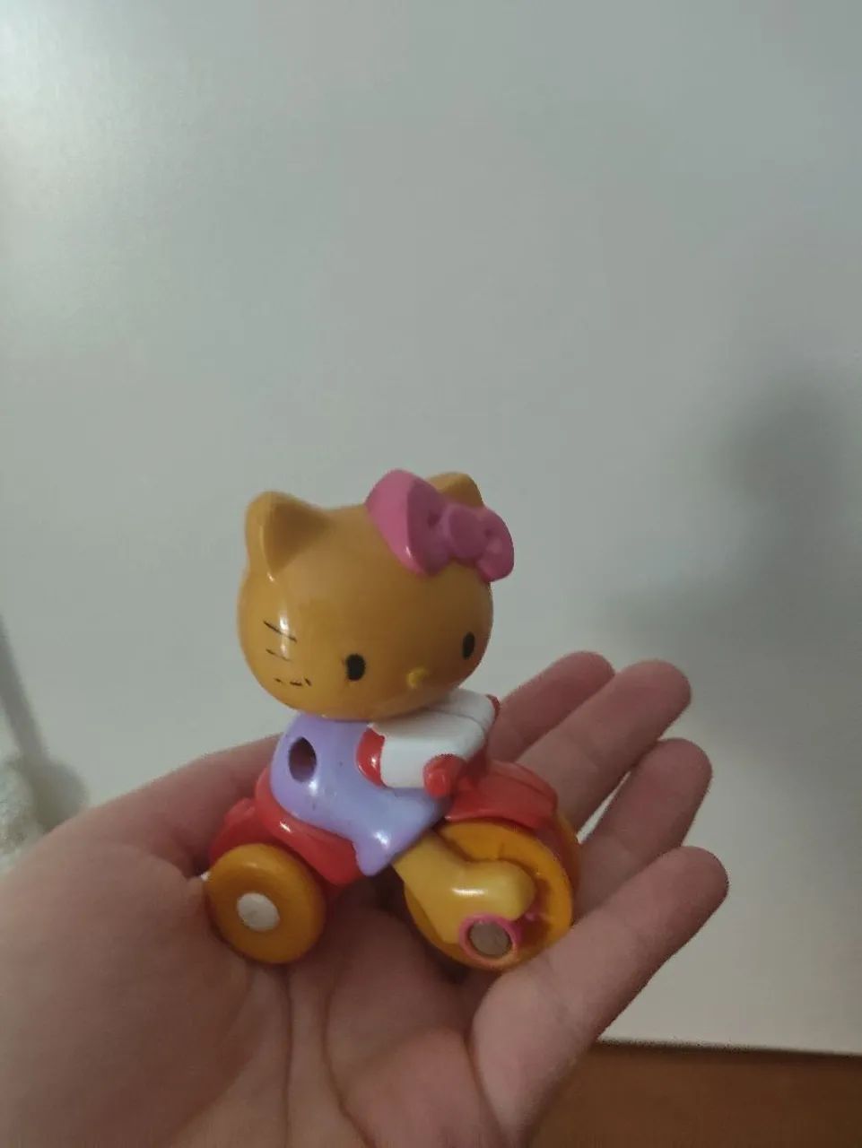 Miniatura boneca hello Kitty triciclo lacta original  - Foto 3