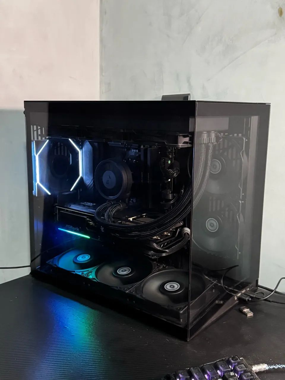 Gabinete Lian Li Dynamic V2 Flow  - Foto 2