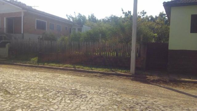 Em Montenegro,90.000,00, Centro, Terrenão, a 4 quadras do centro, medindo, 680m2 - Foto 2