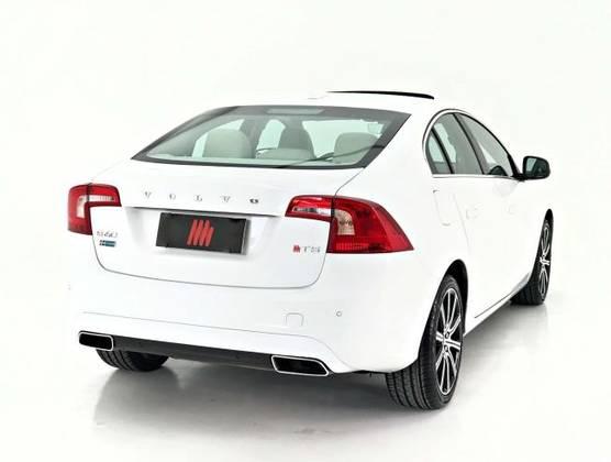 VOLVO S60 2015/2016 2.0 T5 MOMENTUM 16V TURBO GASOLINA 4P AUTOMÁTICO - Foto 4