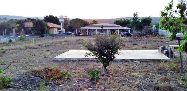 Chácara com casa sede, árvores frutíferas, 2.500m², 40 minutos de Taguatinga! - Foto 2