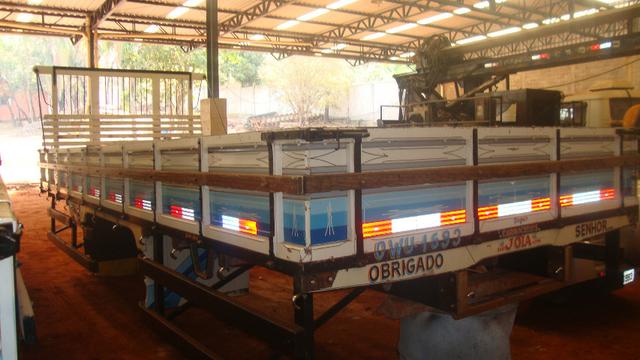 Carroceria de 6,20 x 2,35 semi nova ano 2014 com n.fiscal p/3/4