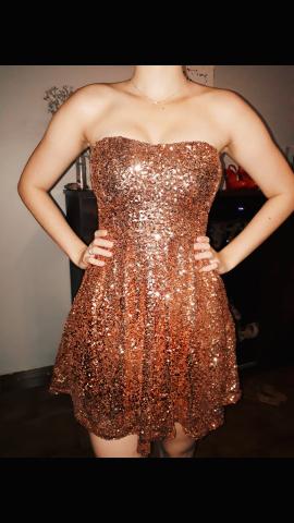 Vestido lindo paetê dourado