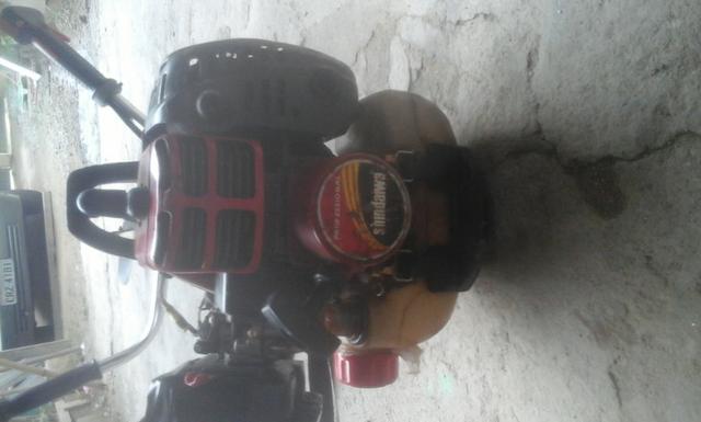 Vendo uma rosadeira a gasolina - Foto 4