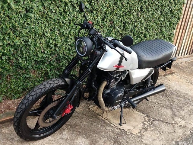 VENDE-SE CB 400 ESTILO CAFÉ RACER