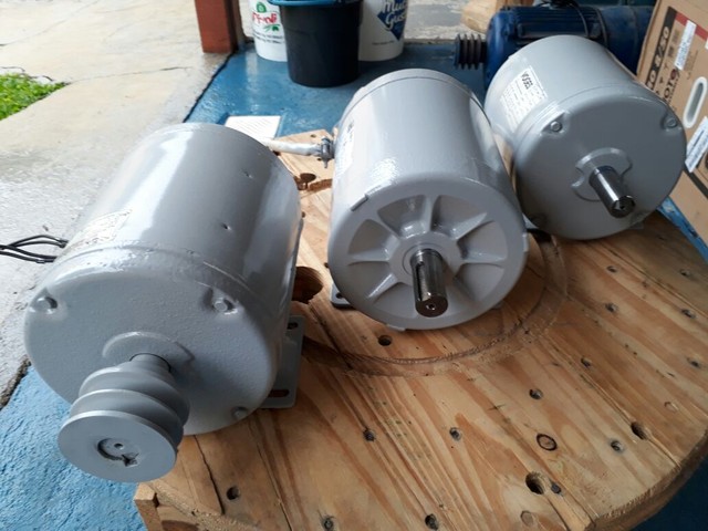 Motor elétrico trifásico para elevador automotivo.  - Foto 4