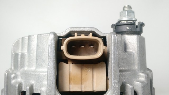 Alternador Nissan March Versa 1.6 2018 - Foto 5