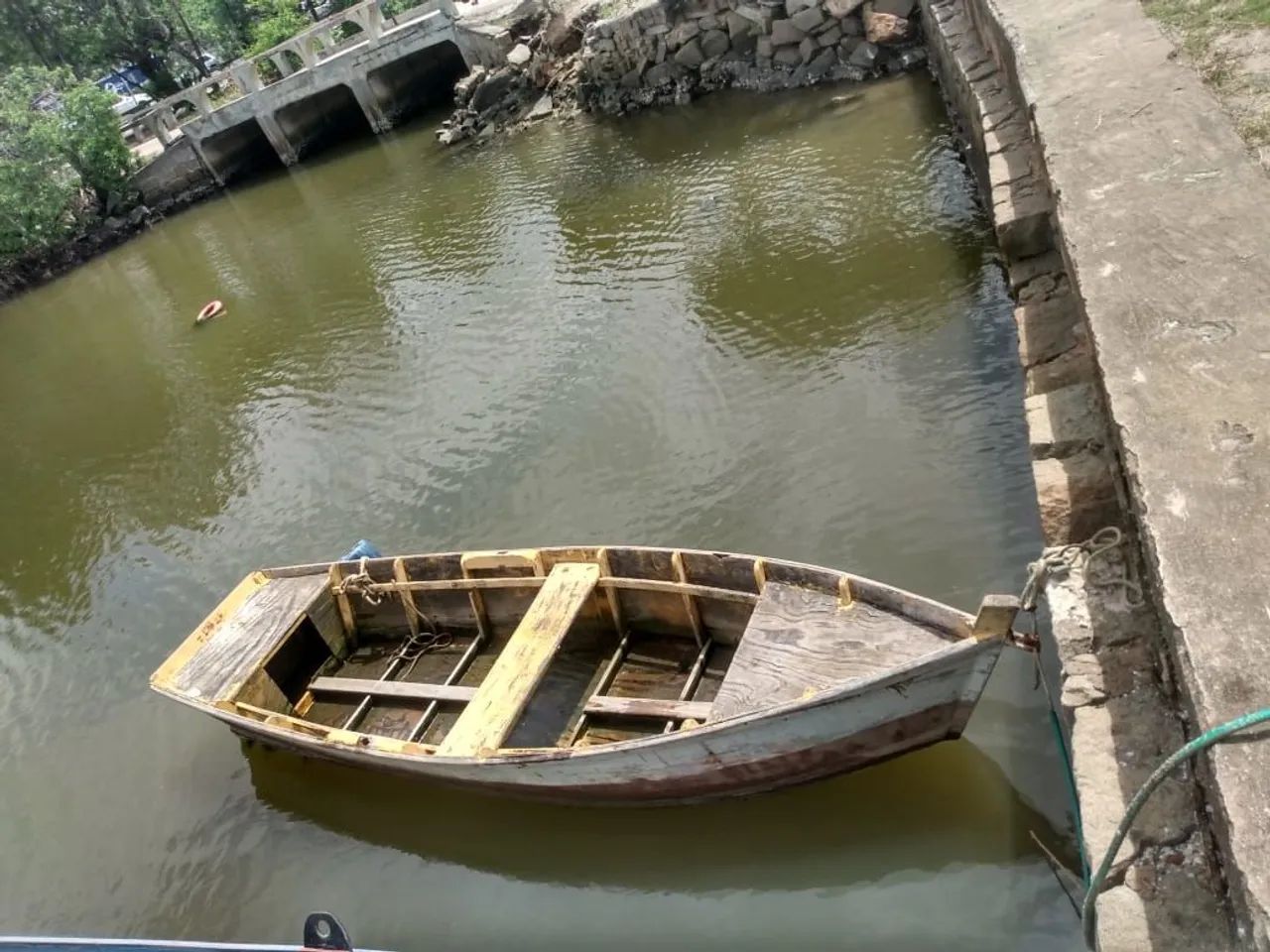 Barco  medindo 3.70 por  1.80 - Foto 3