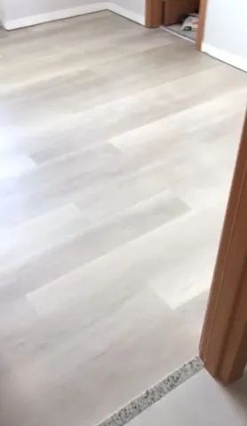 Piso vinílico INSTALADO - Foto 2