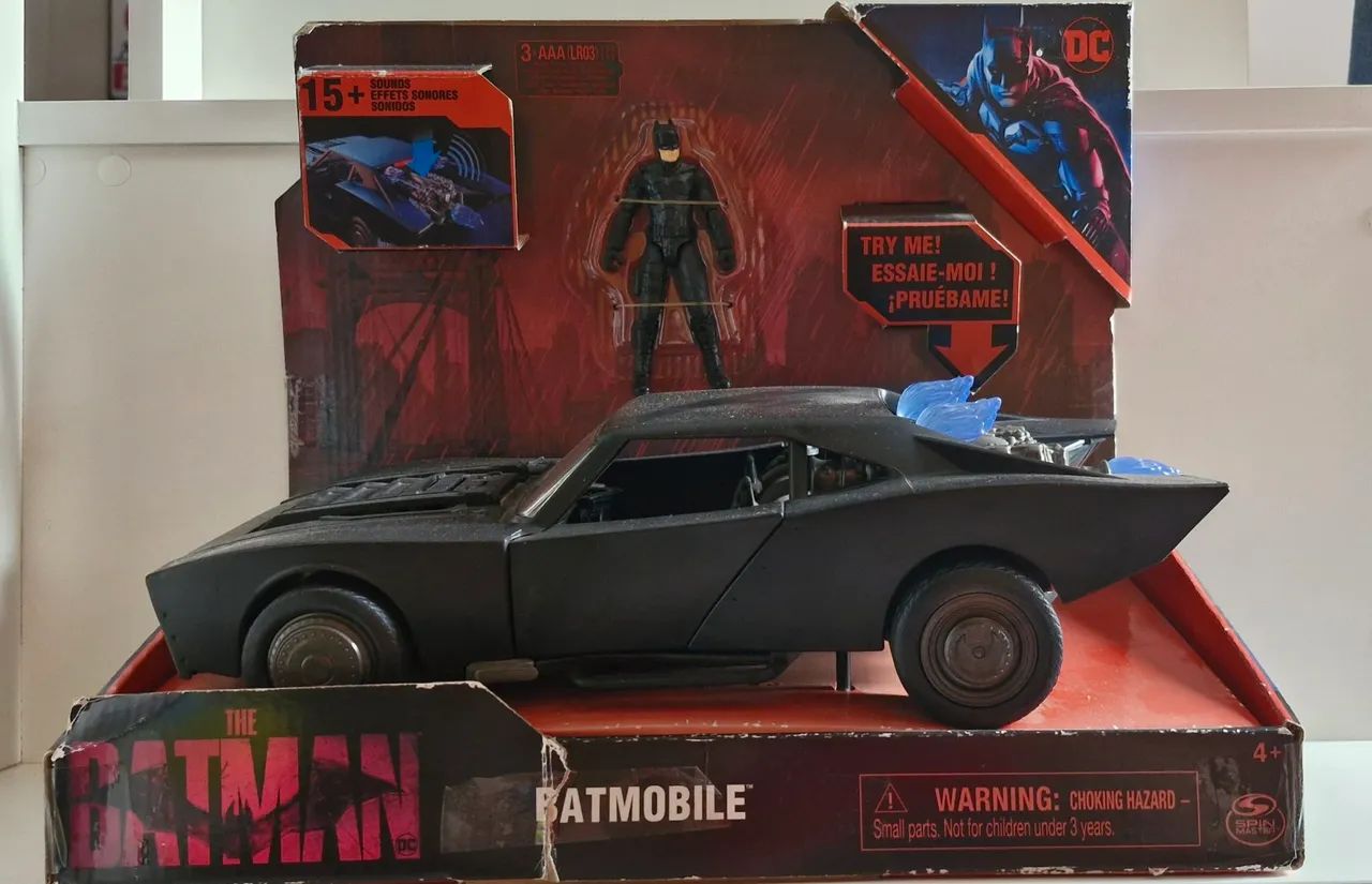 Batman Batmobile - Veículo com Som e Luzes