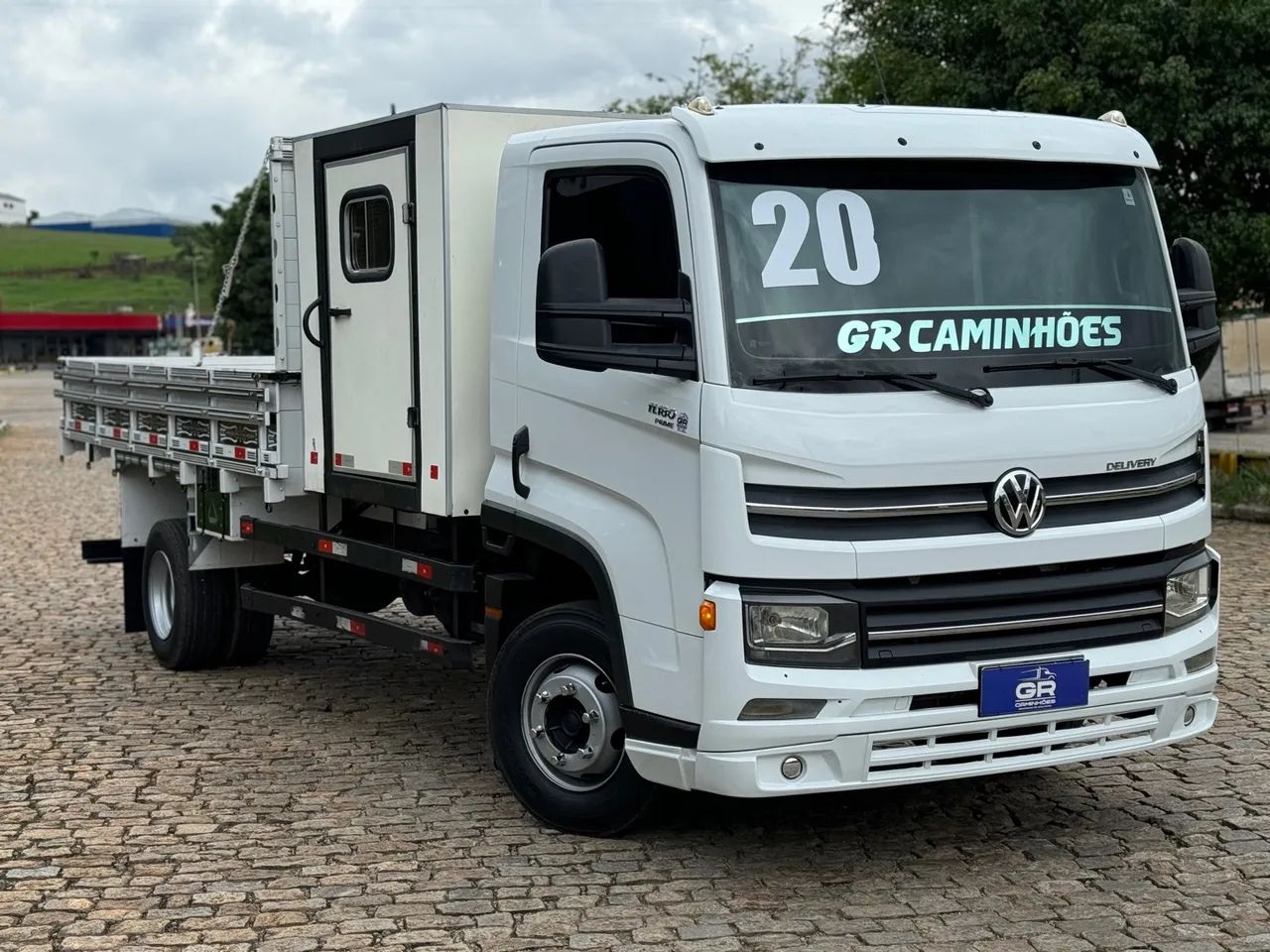 Caminhão VW 11-180 2020 3/4 Cabine suplementar e carroceria extra 