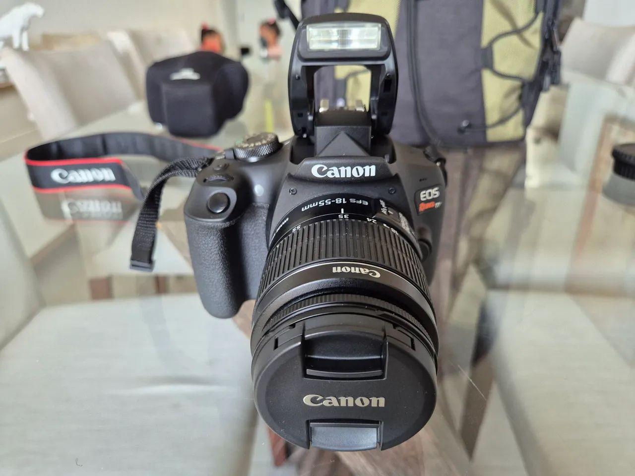 Câmera Canon T7 EOS Rebel Nova, Lente 18-55, Mochila, Tripé, Cartão 256MB e Impressora Z