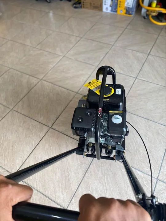 Placa vibratória e compactadora de Solo a Gasolina 6.5HP 60kg Toyama (Loja/Nova) - Foto 4