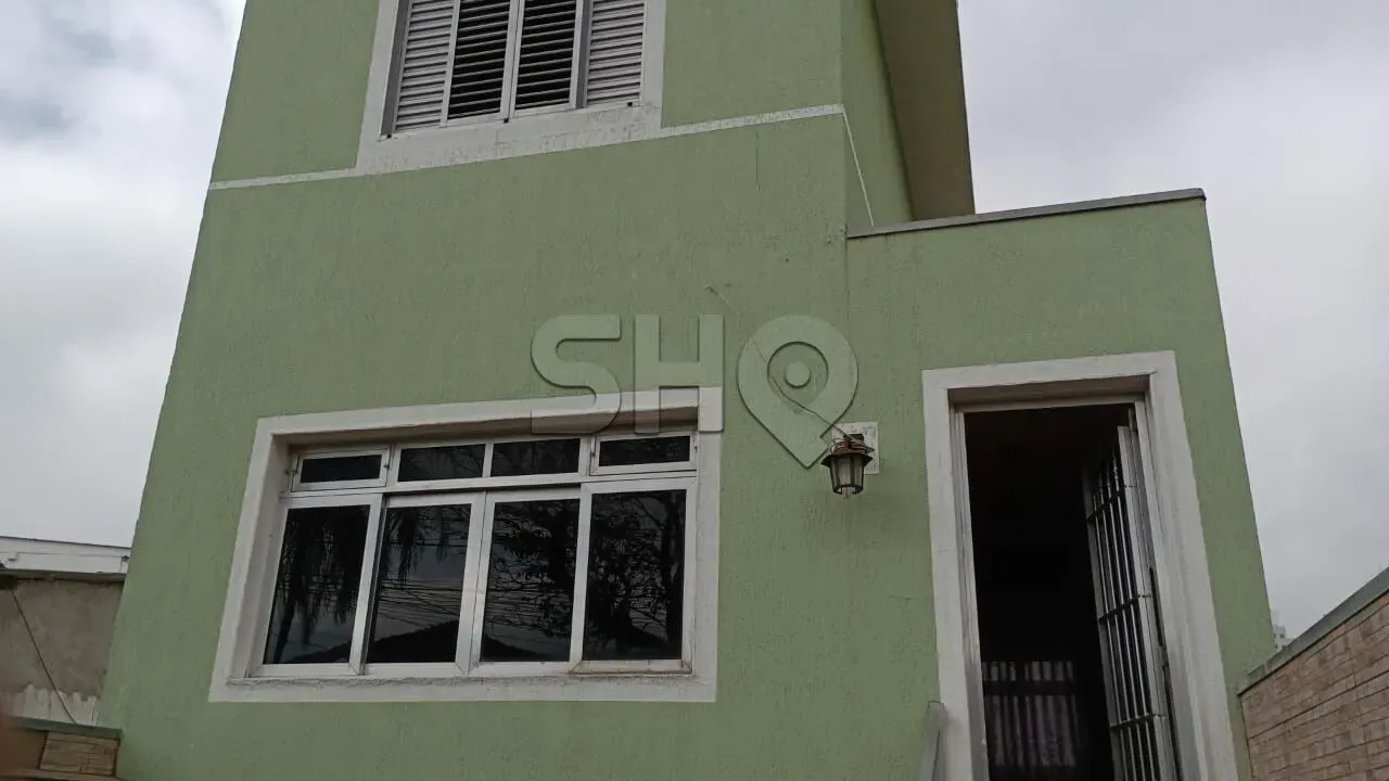 Sobrado no Cachoeirinha com 5 dormitórios e Uma segunda casa Atras