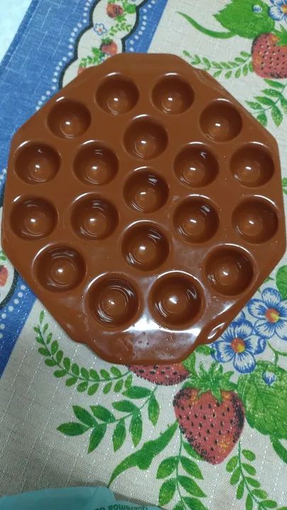 Provoleira com 19 cavidades em porcelana 