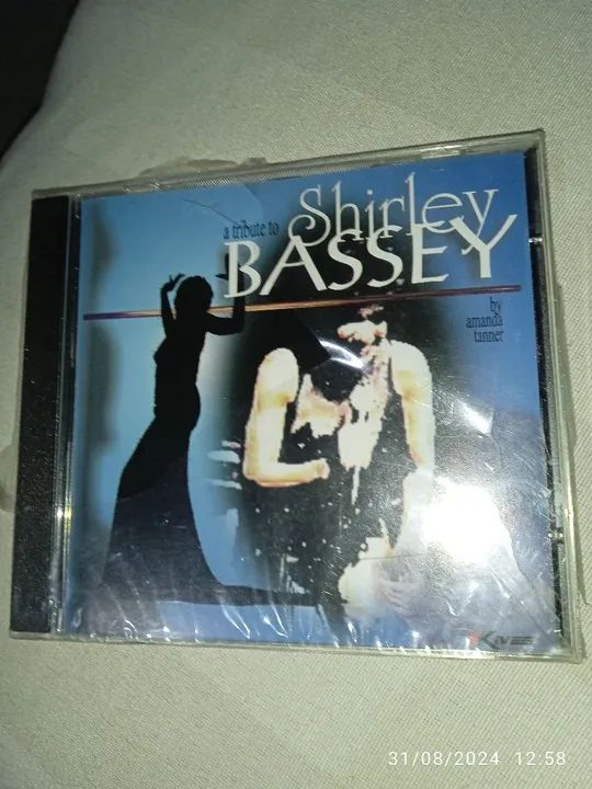 CD a tribute a Shirley Bassey  - Foto 5