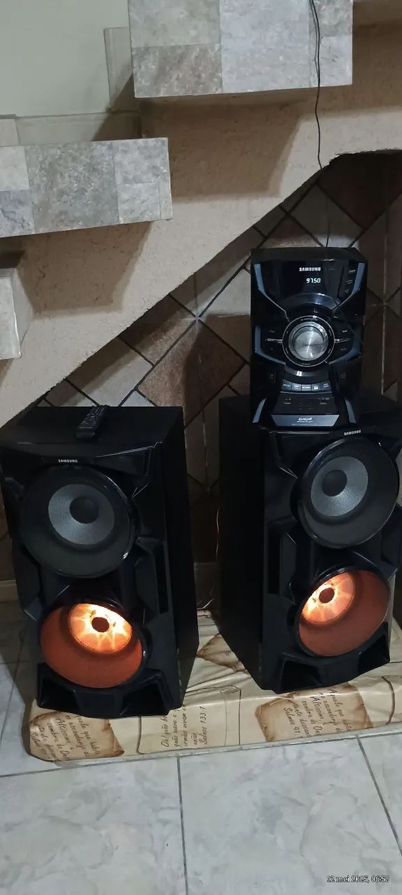 Samsung GIGA SOUND BLAST semi-usado