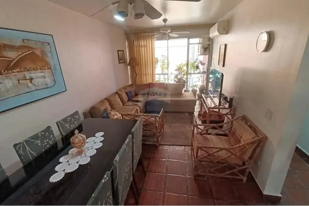 Apartamento a venda na praia da enseada Guaruja