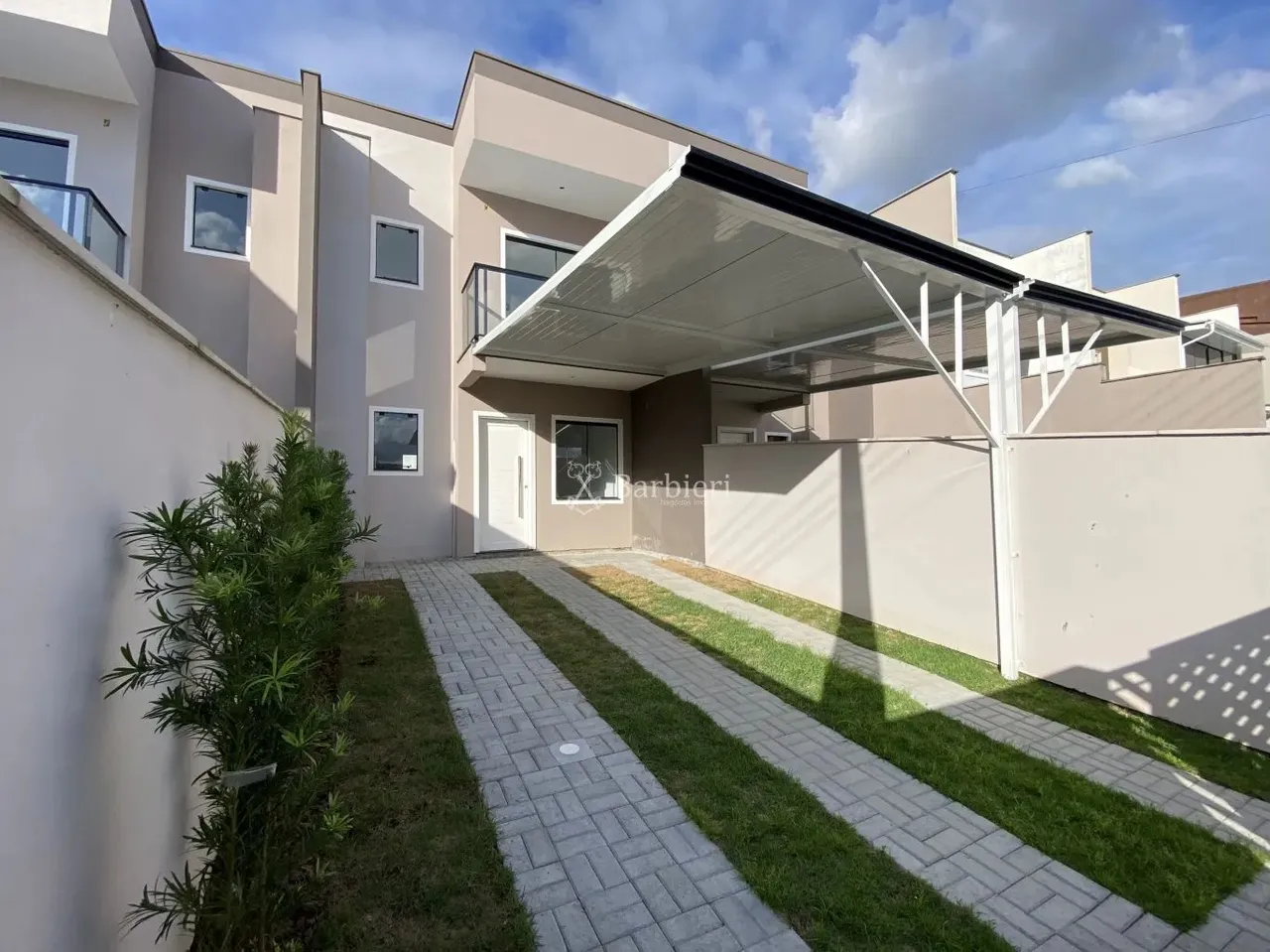 Sobrado de 03 quartos, sendo 01 suíte e 125m², à venda por R$ 530.000,00 no bairro Figueir