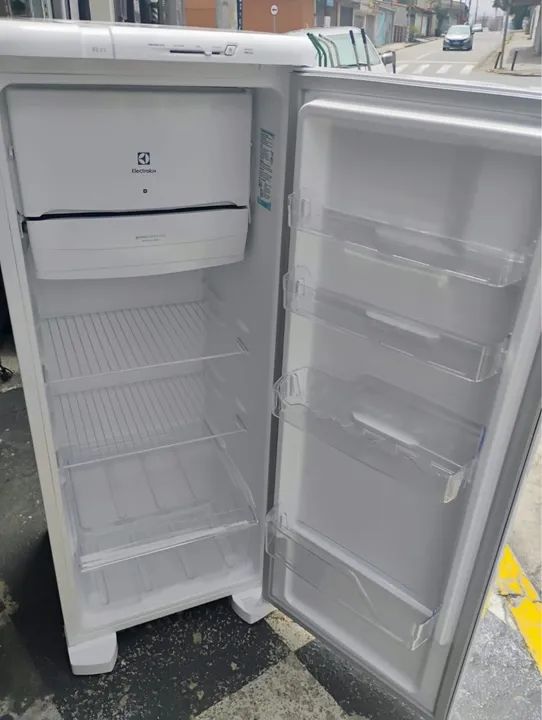 Geladeira semi nova  - Foto 3