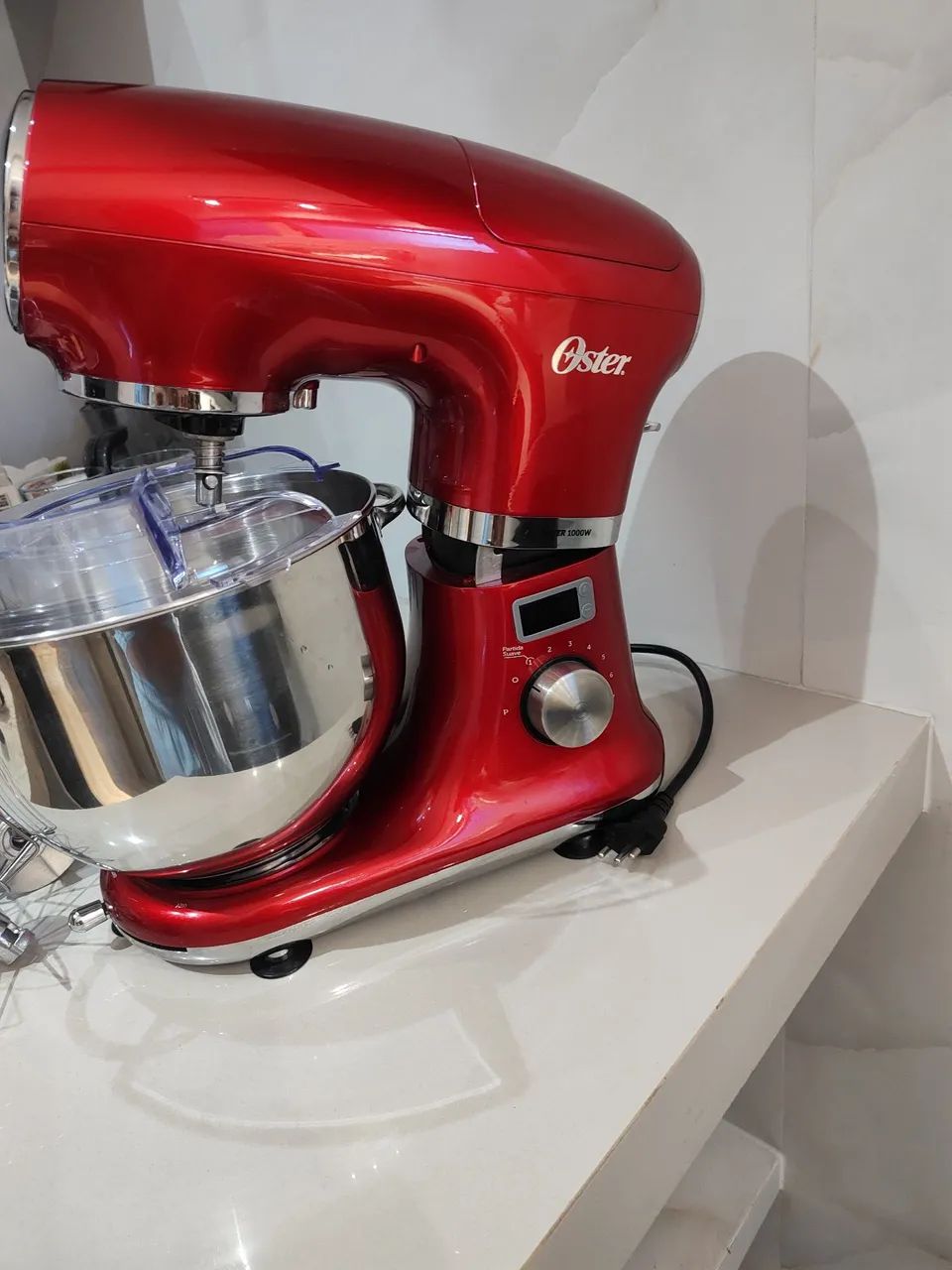 Batedeira planetária digital Oster 