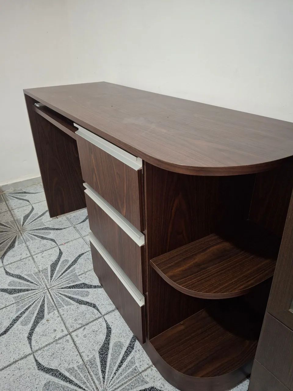 Mesa de escritório de madeira 