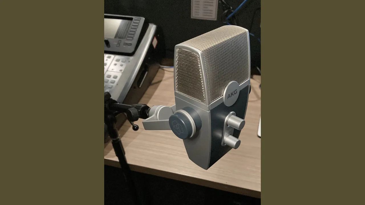 Microfone profissional AKG Lyra C44 Home Studio - Foto 4