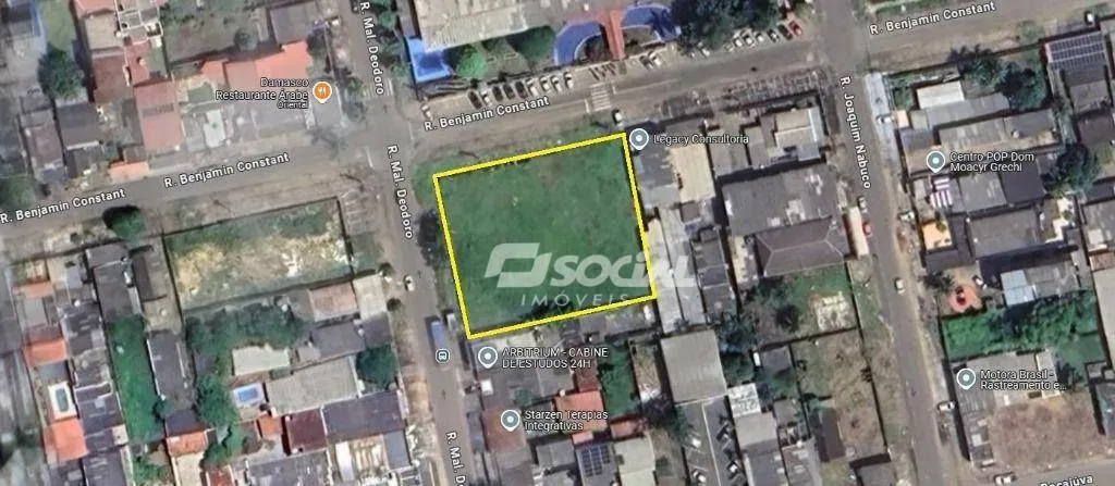 Ampla área para locação em localizaçao privilegiada com frente para 02 ruas. Av: Marechal