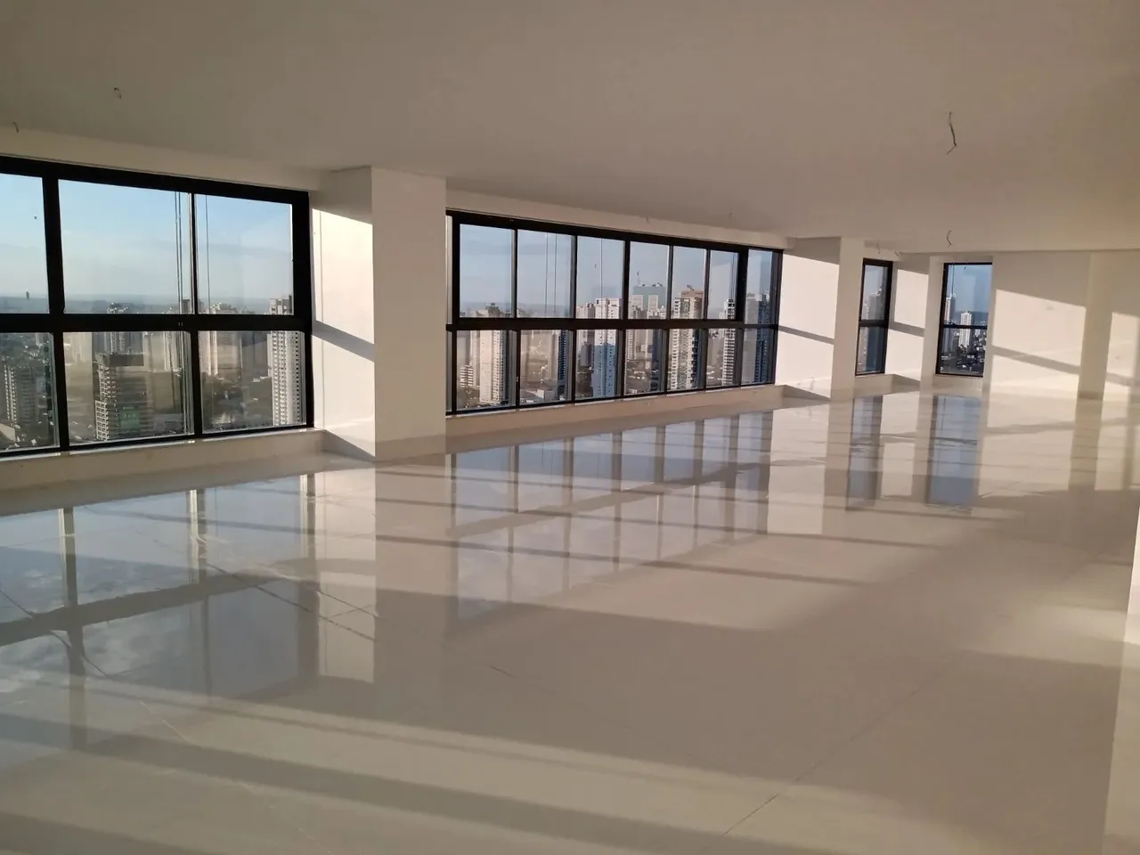 Apartamento luxuoso Kingdom Park Residence 482m², 5 Suítes, em Nova Suiça - Goiânia - GO