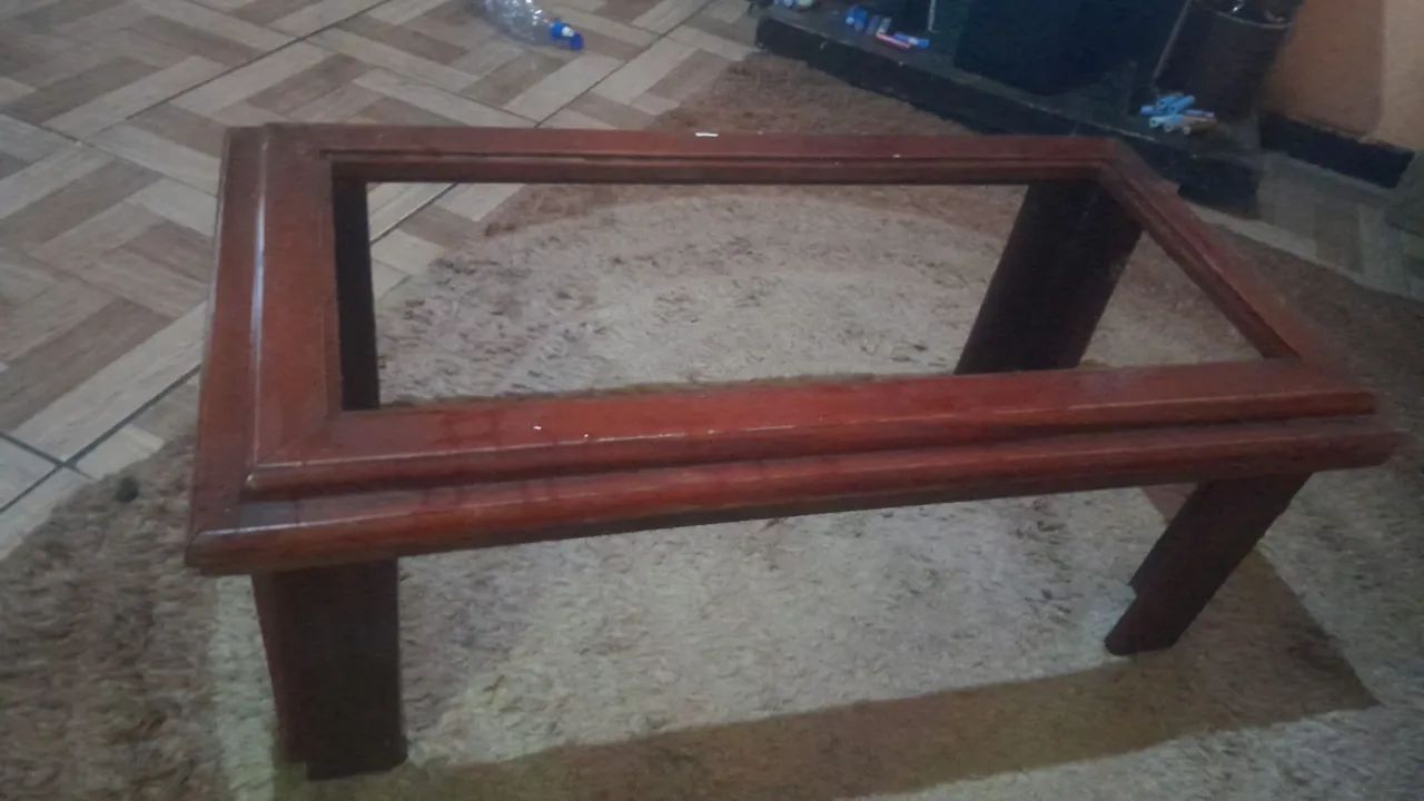 Mesa de centro em madeira maciça