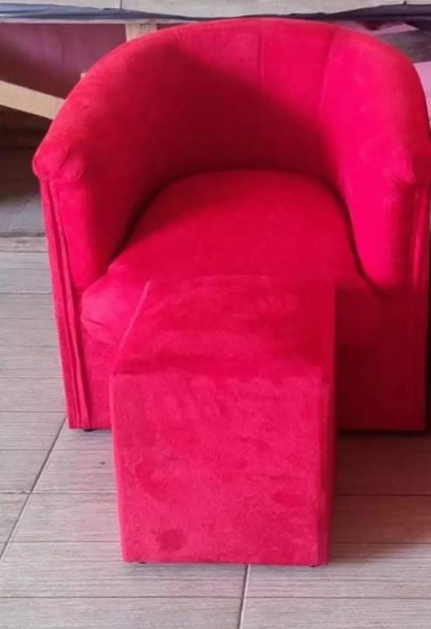 kit poltrona e puff por R$200,00 - Foto 4