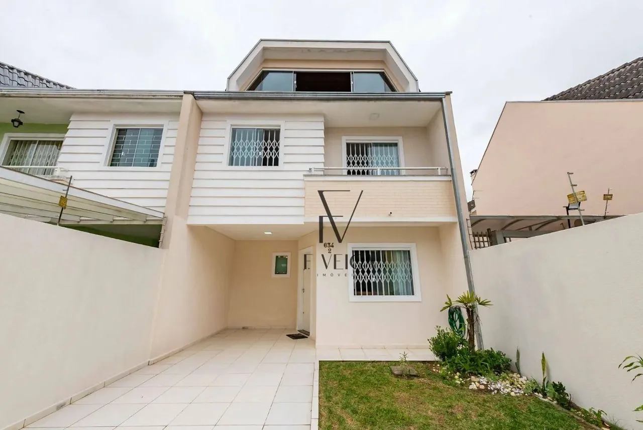 Sobrado com 3 dormitórios à venda, 145 m² por R$ 630.000,00 - Novo Mundo - Curitiba/PR