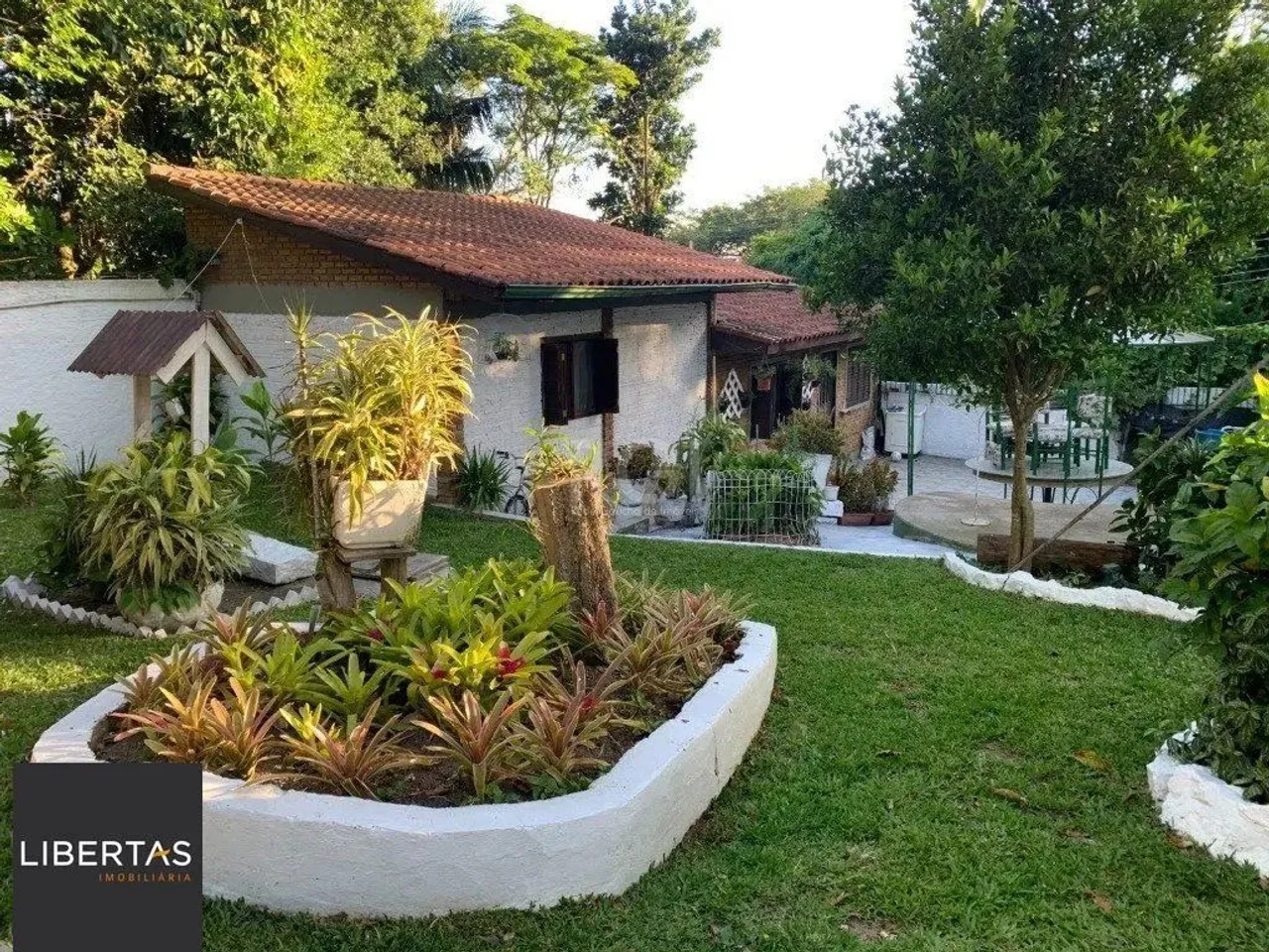 Sítio para Venda - 2000m², 3 dormitórios, 2 vagas - Ponta Grossa