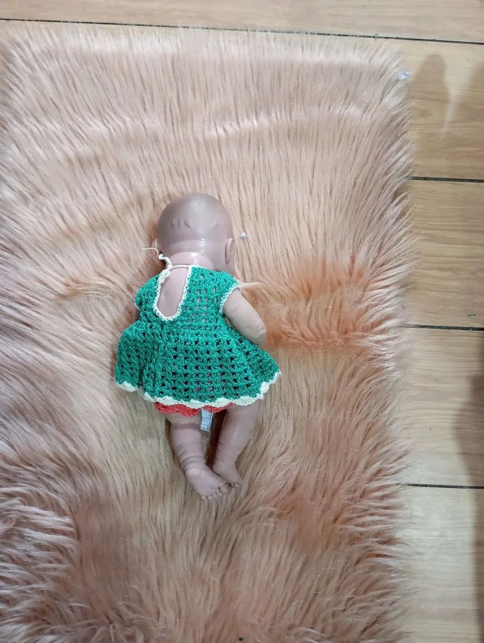 Linda Boneca de Bebê com Vestido Artesanal - Foto 2