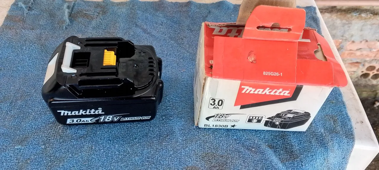 Bateria Makita BL1830B 18V 3.0Ah Lithium-Ion