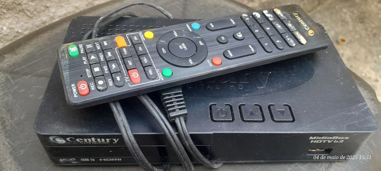 Receptor de Satélite Century com MidiaBox HOTV3