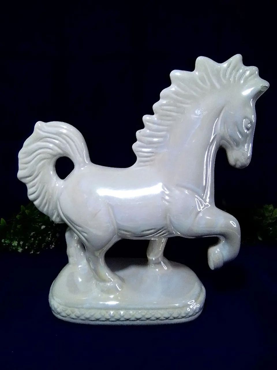 Estatueta de Cavalo em Faiança Perolada - Foto 2