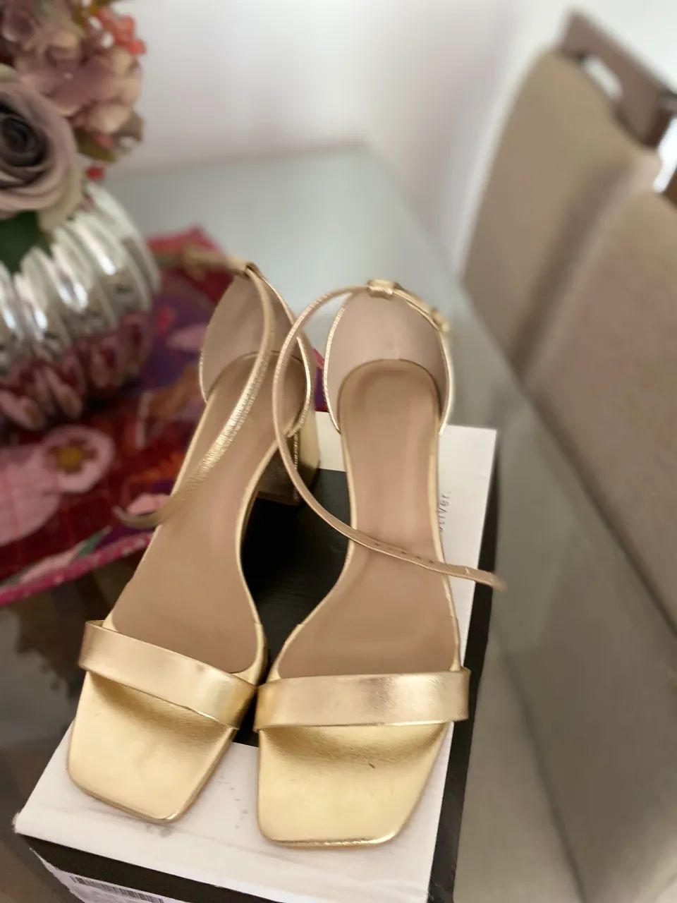 Vendo sandália dourada.  - Foto 5