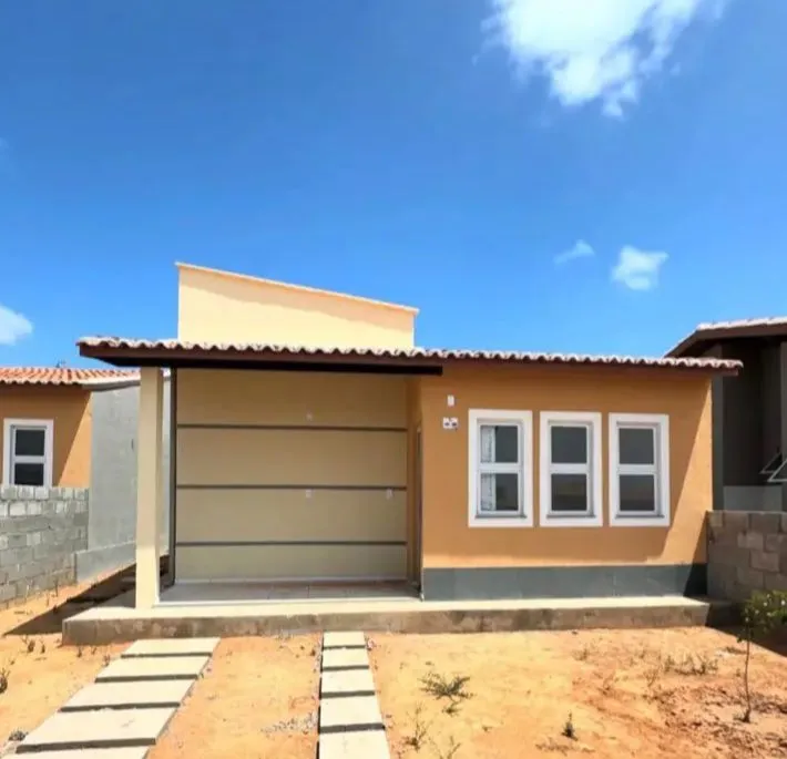 Alugo casa no Cidade Jardim ( 2 quartos sendo uma suíte)