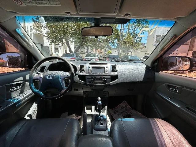 Toyota Hilux CD SRV D4-d 4X4 3.0 TDI Diesel AUT 2015 - Foto 4