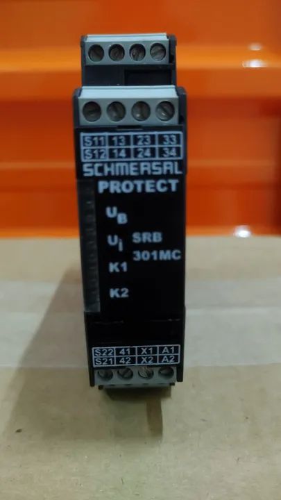 Relé de segurança SCHMERSAL SRB 301 MC