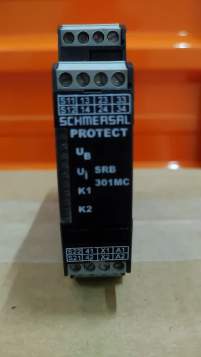 Relé de segurança SCHMERSAL SRB 301 MC