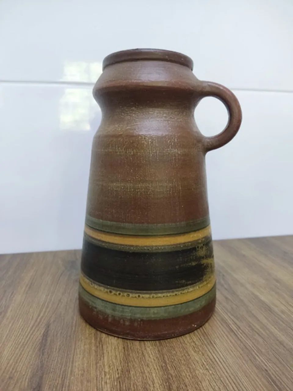 Vaso Rustico Em Cerâmica Em Formato De Jarro Com Listras 